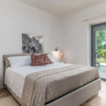 Lacorte Di Ninetta. Остуни